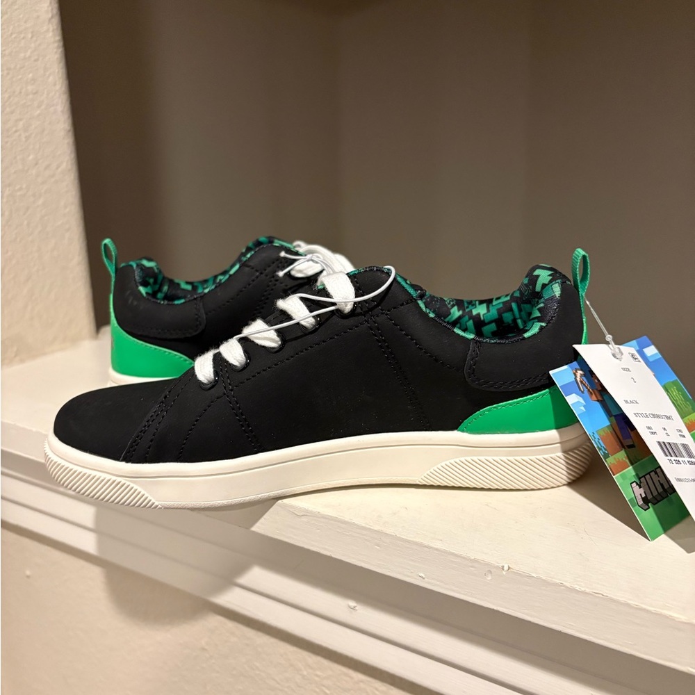 Kids' Minecraft Court Shoes Lace-Up Sneakers, Pull Loops, Youth Size 2Y New - Picture 4 of 9